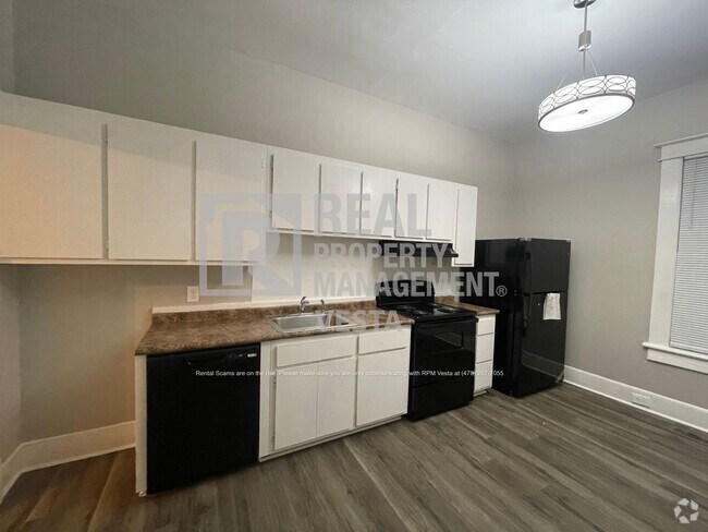 Building Photo - Recently Updated One Bedroom Duplex in Gre... Unit A Rental