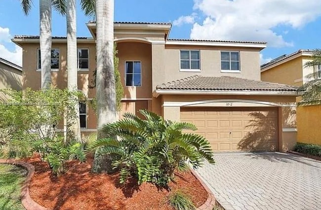 Building Photo - 1042 Sunflower Cir