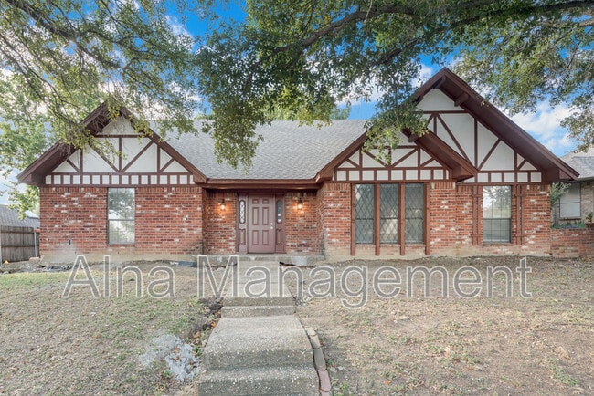 Photo - 1005 Canadian Cir