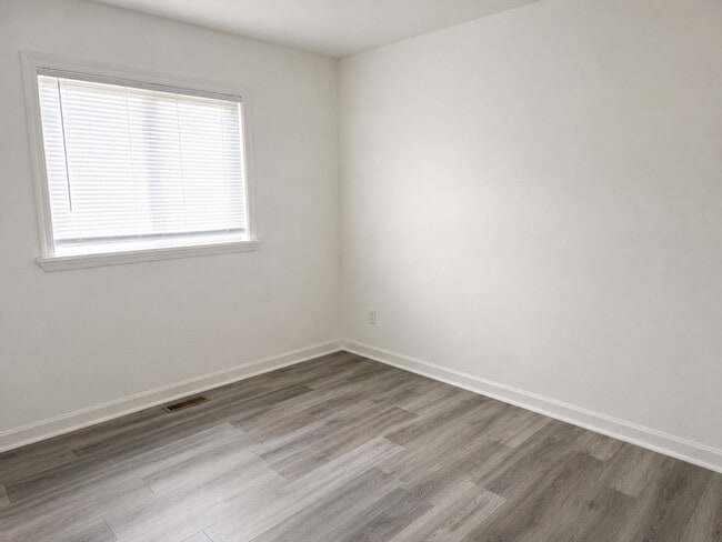 Photo - 1180 Larkdale Row