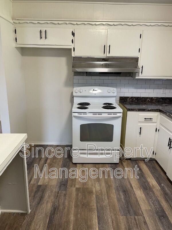 Photo - 2013 N College Ave