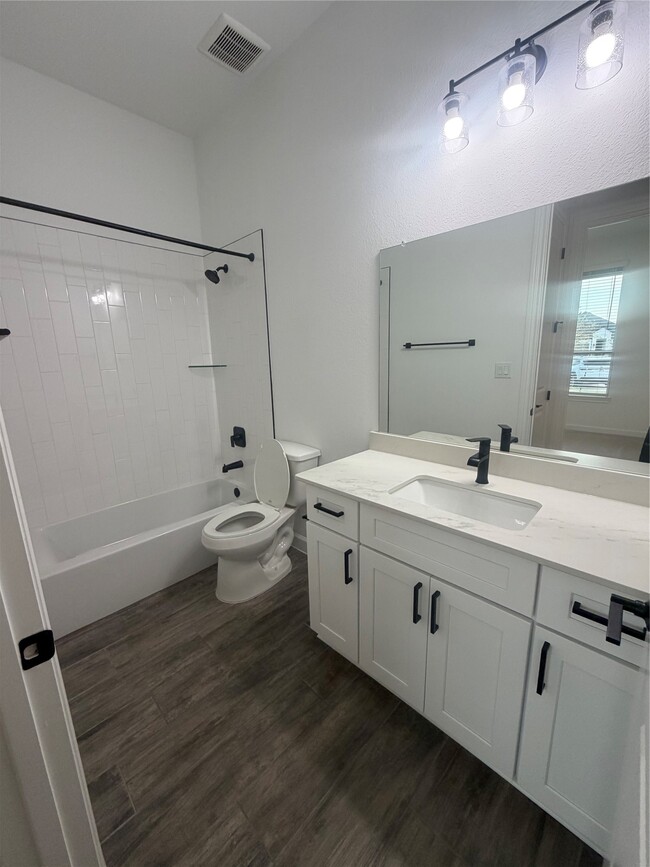 Photo - 25302 Rothesay Ln