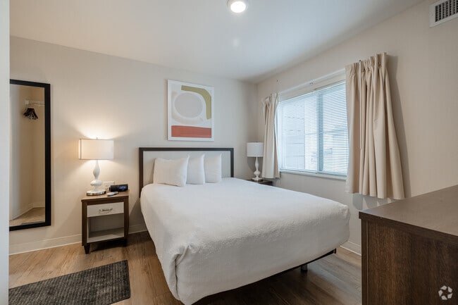 2BR, 2BA - 750SF - Bedroom 1