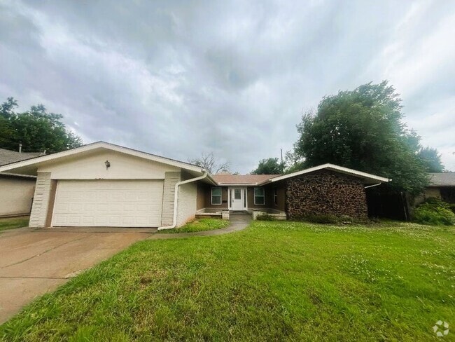 Building Photo - JLM Unit 6813 N. Barr Avenue Rental
