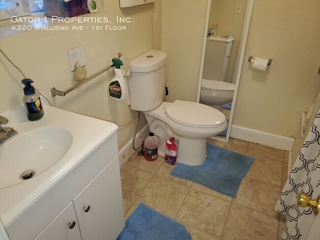 Photo - LARGE 1 Bedroom, renovated! FOR RENT!! Unit 1st Floor