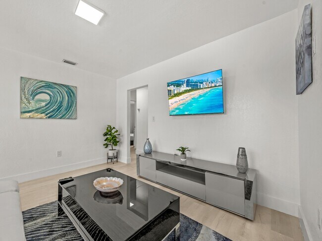 Photo - 100 NW 45th St Unidad 1