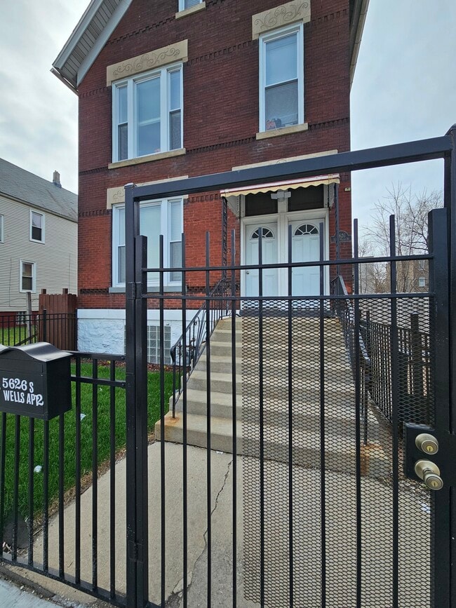 Building Photo - 5626 S Wells St Unit 1