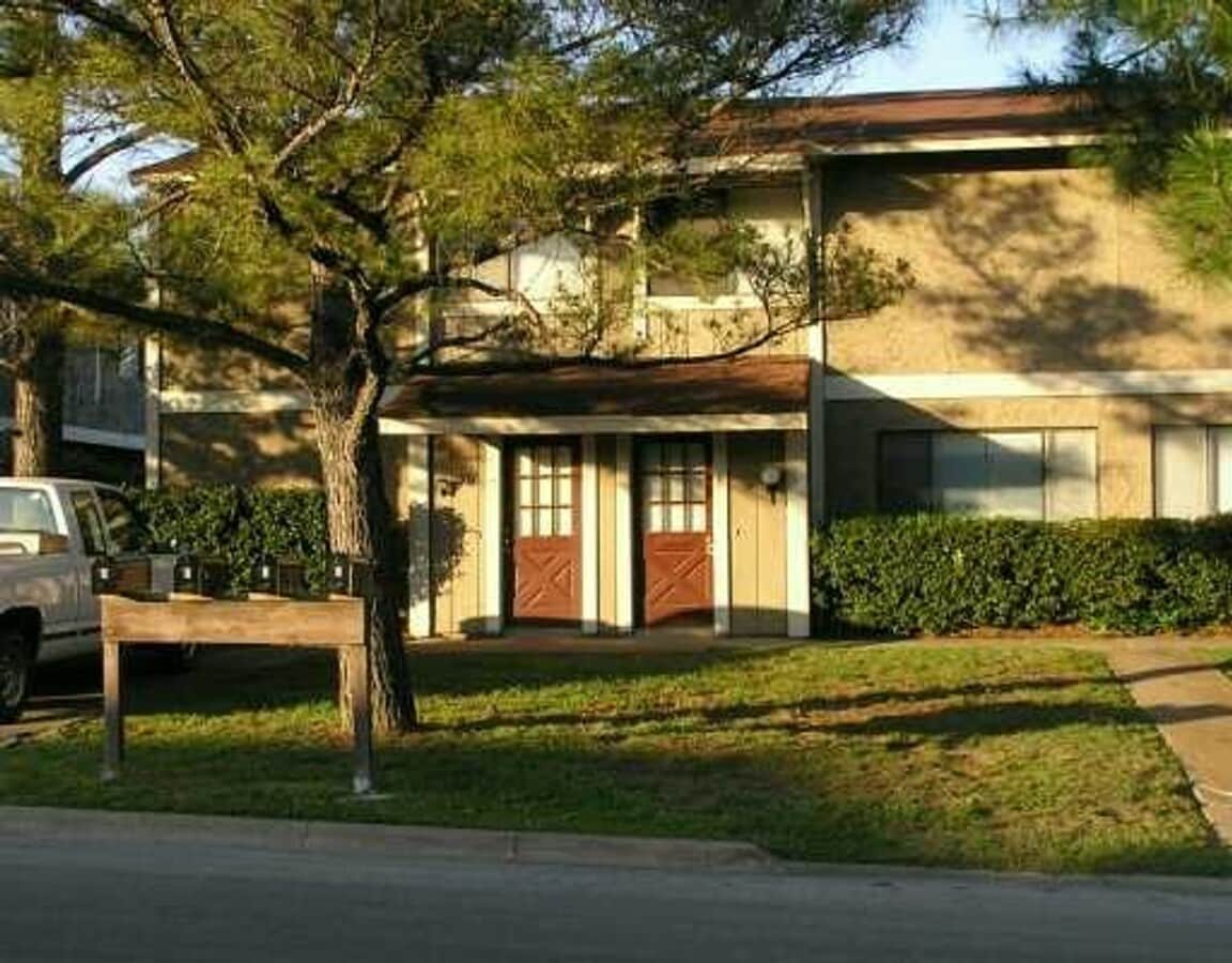 College Station - 2 bedroom /1.5 bath unit close to campus!! On TAMU Shuttle Route! - College Station - 2 bedroom /1.5 bath unit close to campus!! On TAMU Shuttle Route!