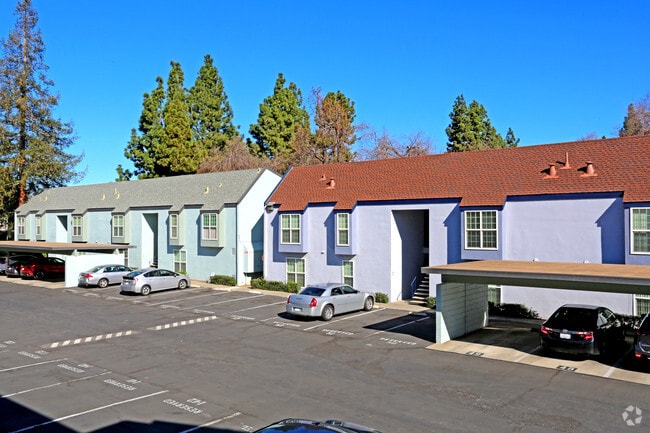 Photo - Redwood Plaza Apartments
