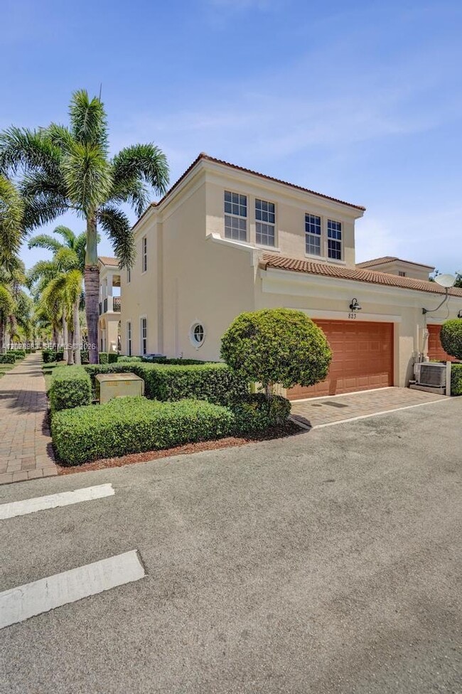 Photo - 823 NW 82nd Ln