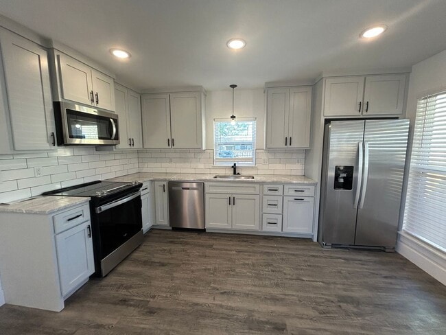 Photo - PRE-LEASING Newer 2 story home near Downtown Fayetteville