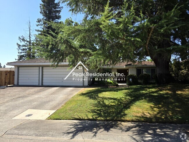 Building Photo - Nice Fair Oaks 3bd/2ba Home with 3 Car Gar...