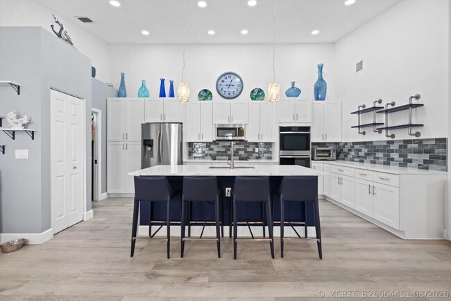 10761 Pelican Dr