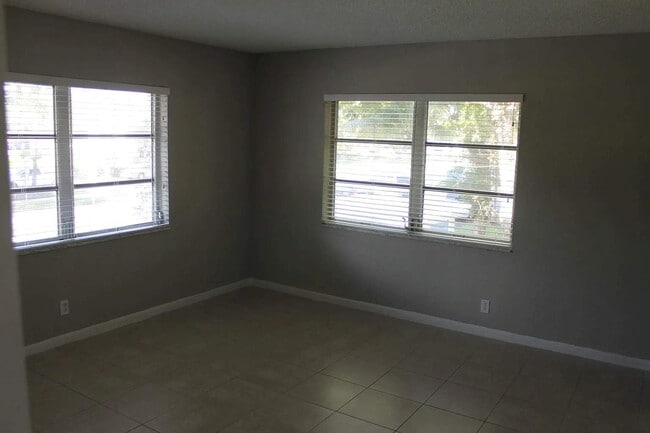 770 NE 2nd Ave Unit E201