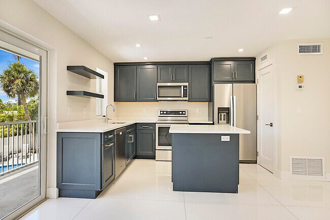 Building Photo - 1439 S Ocean Blvd Unit 208 Rental