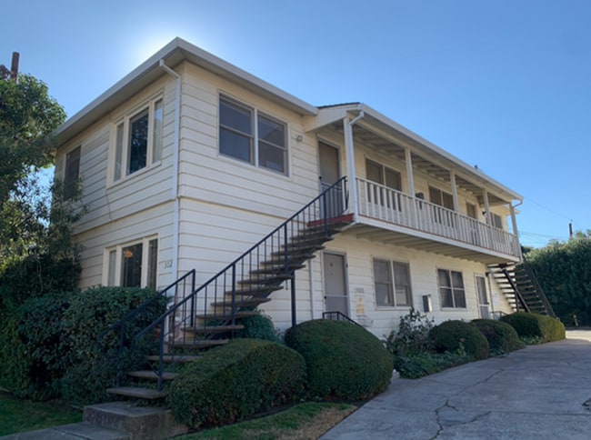 Building Photo - 5028 D St Unit D