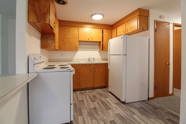 Building Photo - 1618 W 7th Pl Unit A