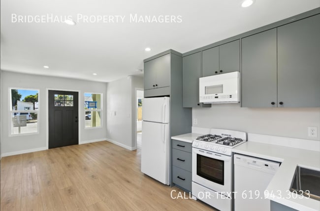 Building Photo - 211 Hensley-