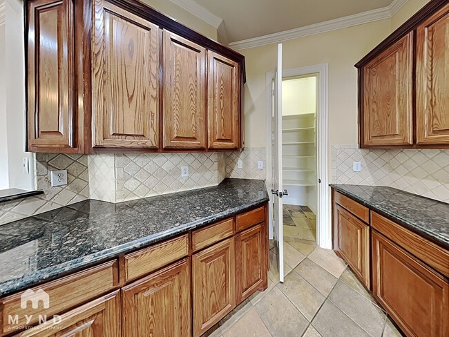 Photo - 2204 Apollonia Ln