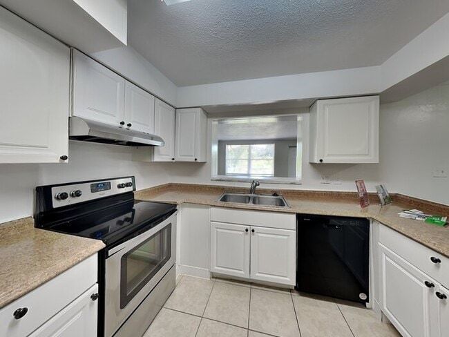 Photo - 5930 12th St S