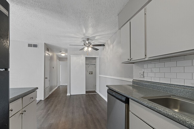 Photo - Maverick on Gilmer