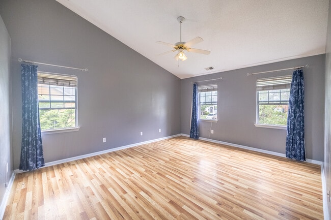 Building Photo - 13500 Walkers Creek Dr Unit # 6