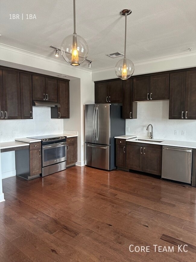 Building Photo - 106 W 14th St Unit 1407 Rental