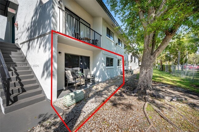 Building Photo - 7095 NW 179th St Unit 110