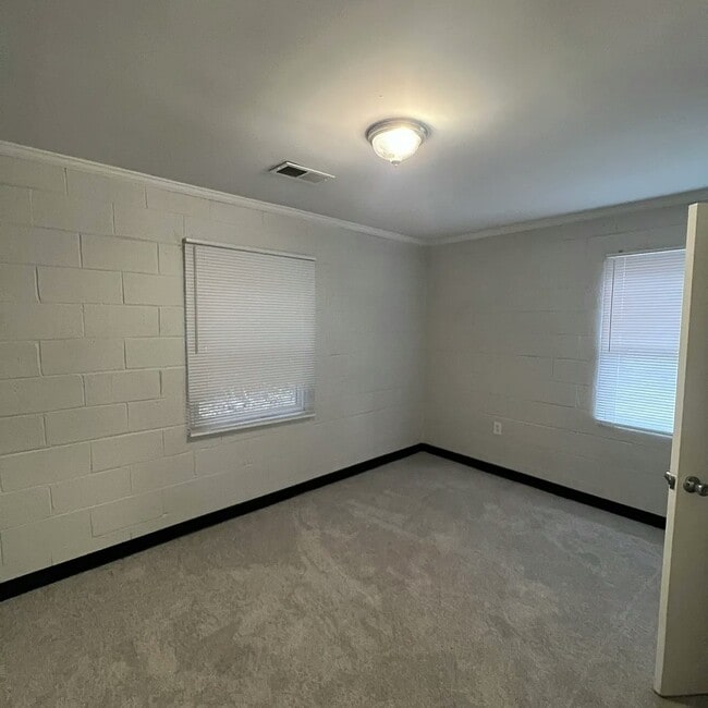 Photo - 208 Harper St