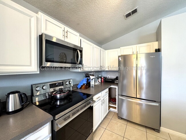 Photo - 4775 Cumbrian Lakes Dr