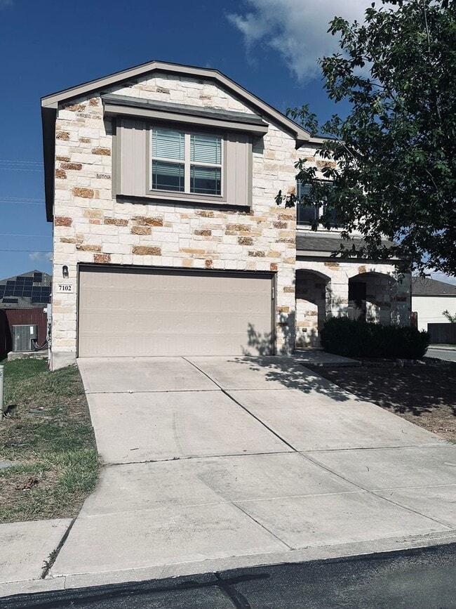 Building Photo - Open design in Northeast Crossing on large CORNER LOT! 3 bedrooms + study/2.5 baths/game room/2-c...