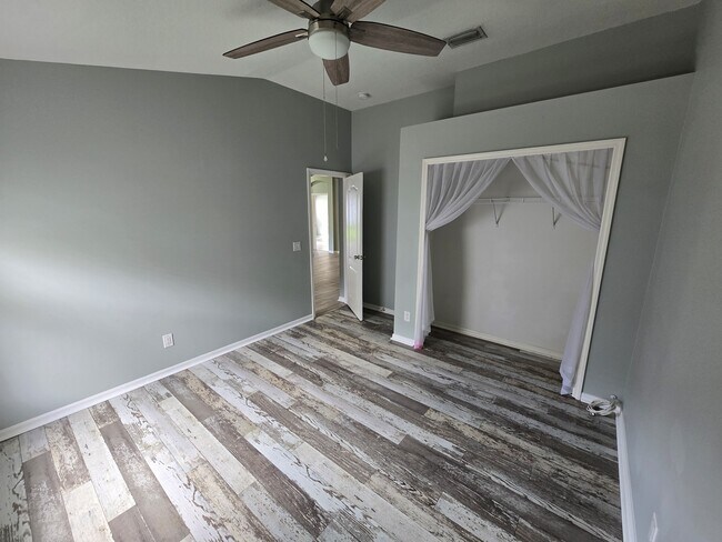 Photo - 1124 Lumsden Pointe Blvd