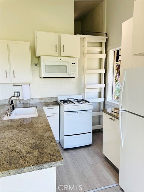 Photo - 667 N Woods Ave