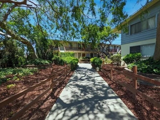Building Photo - 3600 Carmona Ave Rental