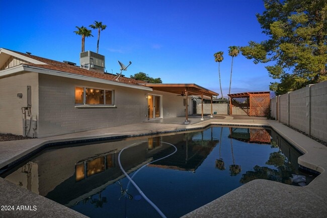 Photo - 8719 E Columbus Ave