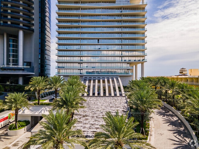 Photo - Turnberry Ocean Club Residence