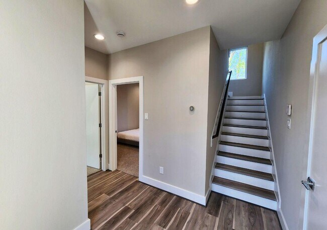Photo - 2615 Huntington Creek Ln