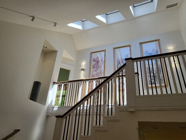 Photo - 423 Concord Rd