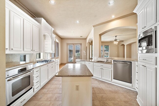 Photo - 10015 Cinco Ridge Dr