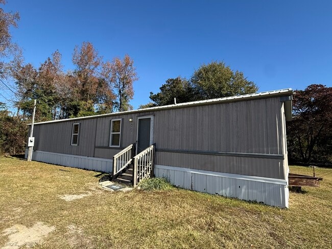 Building Photo - 48 Valtlee Dr