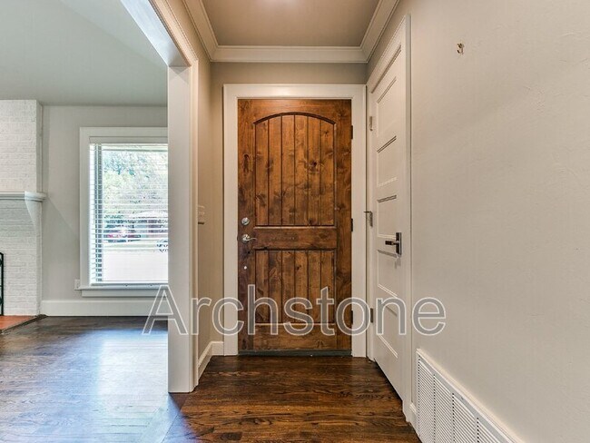 Photo - 9631 Stratford Dr