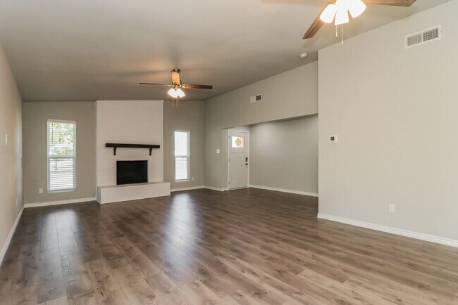 Photo - 3300 Chalmette Ct