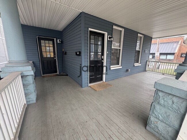 Photo - 1960 Randall Rd Unit Lower