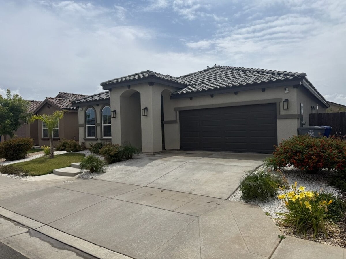 Photo - Welcome Home! Madera 3 Bedroom 2 bathroom with Solar