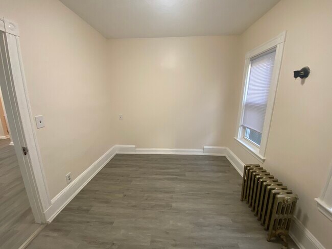 Photo - 33 Everett Ave Unit 1