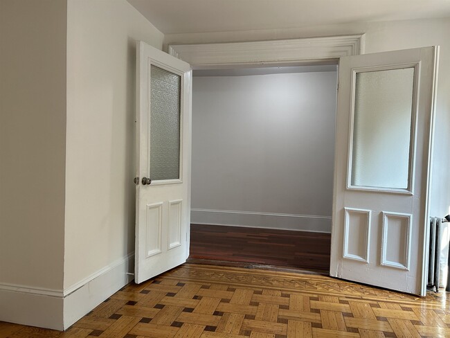 Photo - 268 Montgomery St