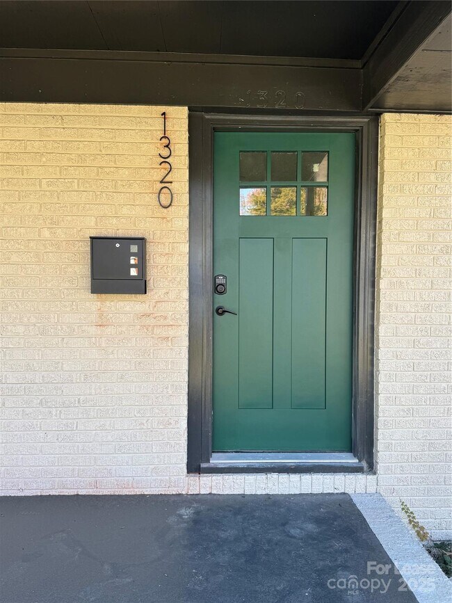 Photo - 1320 Anderson St