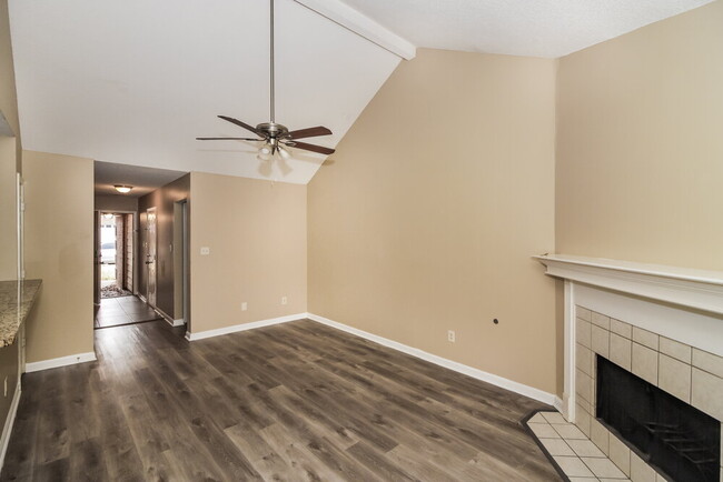 Photo - 1604 Marie Rd