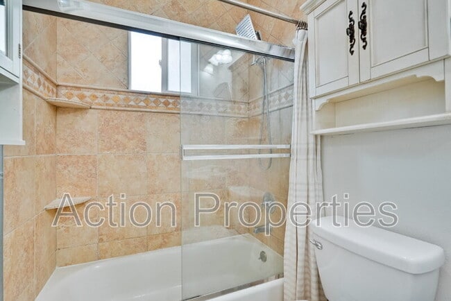 Photo - 241 N 12th St