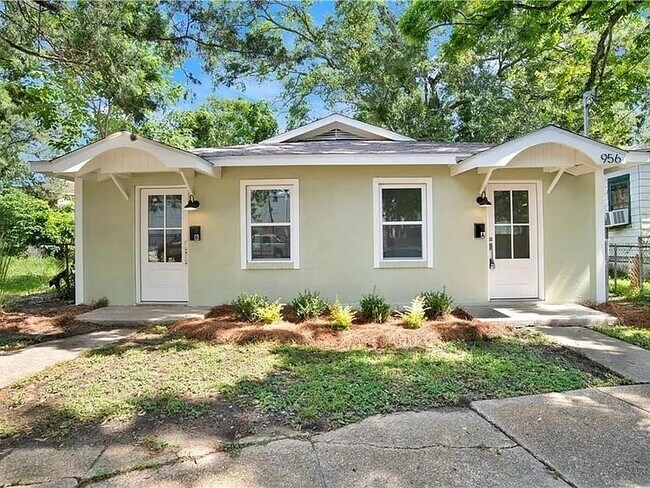 956 Conti St